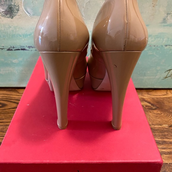 Round Toe Valentino Platform Heels 40/US 10 - Picture 3 of 5
